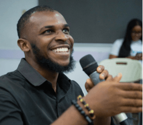 Entrepreneur networking at Lagos startup conference
